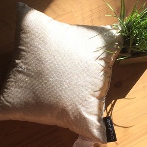 bebe throw pillows
